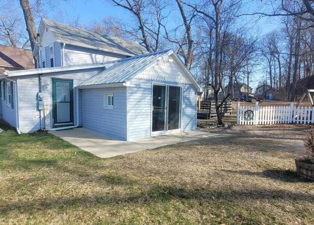 Property at 2090 Lakeview Dr, Brooklyn, MI 49230, 2 beds, 1.5 baths