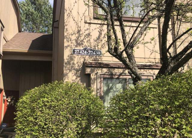 Property at 27430 Evergreen Rd #36, Lathrup Village, MI 48076, 2 beds, 2 baths