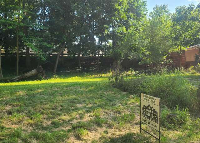 Property at 2421 Crest Dr, Kalamazoo, MI 49008