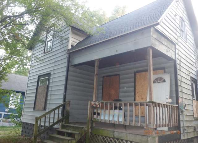 Property at 124 Middle St, Three Rivers, MI 49093, 3 beds, 1 bath