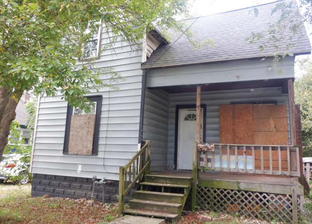 Property at 124 Middle St, Three Rivers, MI 49093, 3 beds, 1 bath