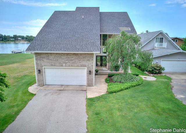 Property at 1499 Glenwood Ave, Muskegon, MI 49445, 4 beds, 3.5 baths