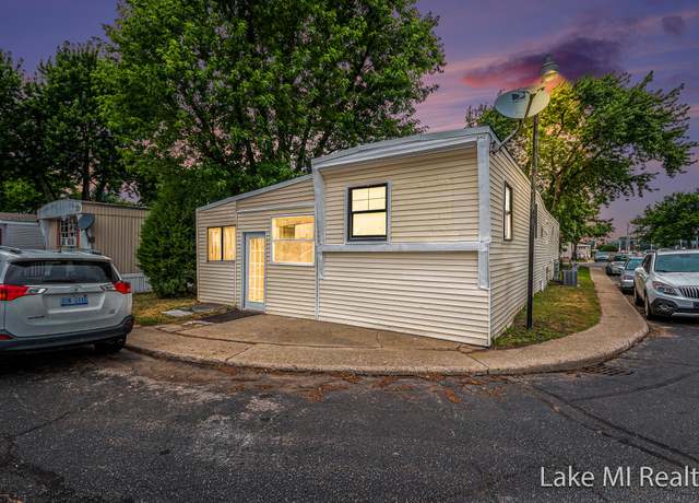 Property at 823 Dolphin St SW, Wyoming, MI 49509, 5 beds, 2 baths