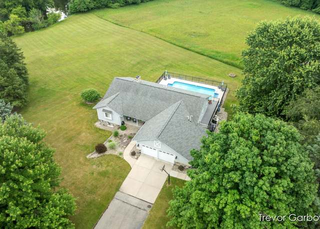 Property at 6770 Rivers Edge Ln, Middleville, MI 49333, 5 beds, 2.5 baths