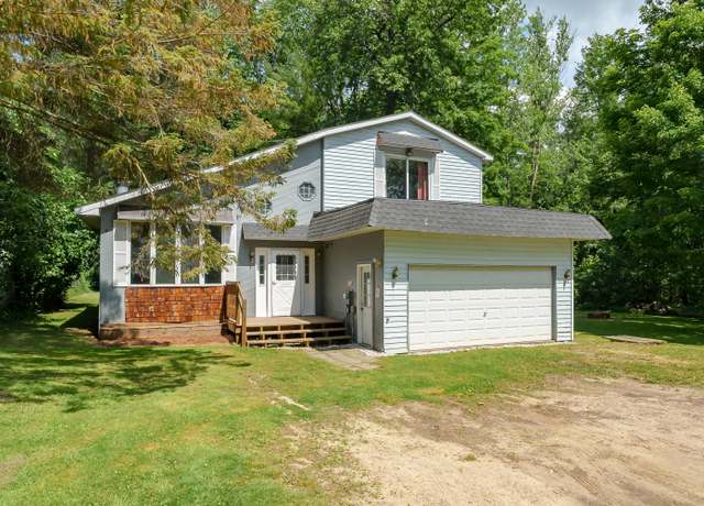 Property at 119 Peterson Dr, Gobles, MI 49055, 3 beds, 2 baths