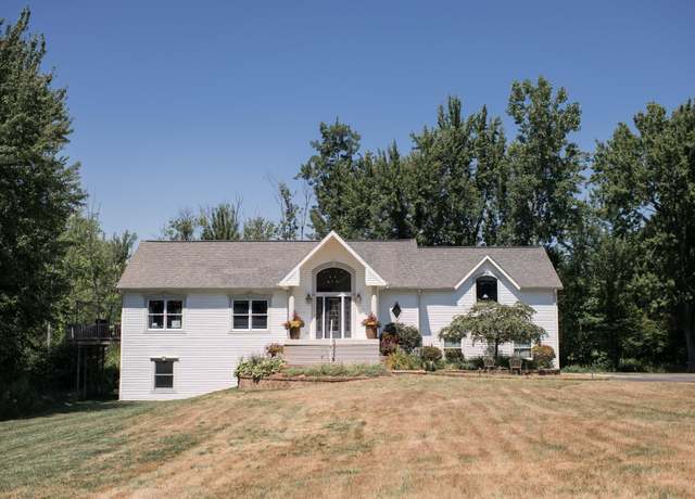 Property at 4707 Indian Lakes Rd NE, Cedar Springs, MI 49319, 4 beds, 3.5 baths