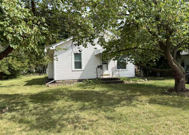 Property at 702 S Orange St, Sturgis, MI 49091, 3 beds, 1 bath