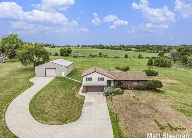 Property at 177 96th Ave, Holland, MI 49424, 5 beds, 4 baths