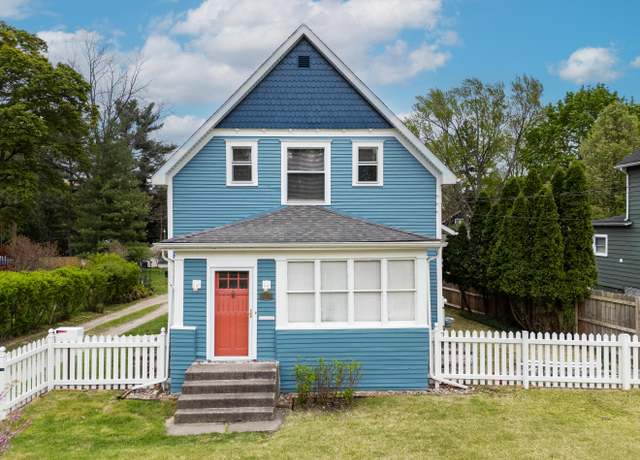 Property at 2239 Oakland Dr, Kalamazoo, MI 49008, 4 beds, 1.5 baths