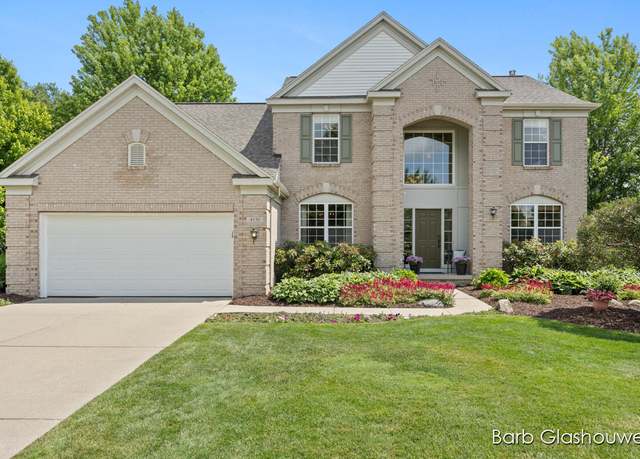 Property at 4530 Toulouse SE, Grand Rapids, MI 49546, 5 beds, 3.5 baths