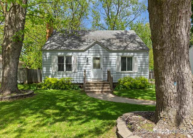 Property at 303 Montebello St SE, Grand Rapids, MI 49548, 4 beds, 1 bath