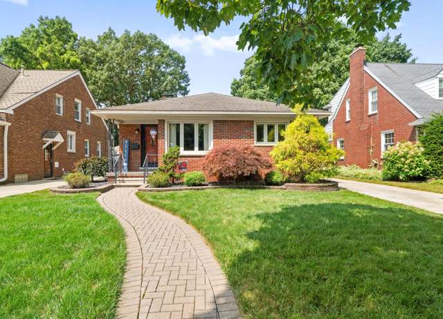 Property at 2476 Edgemont St, Trenton, MI 48183, 3 beds, 2 baths