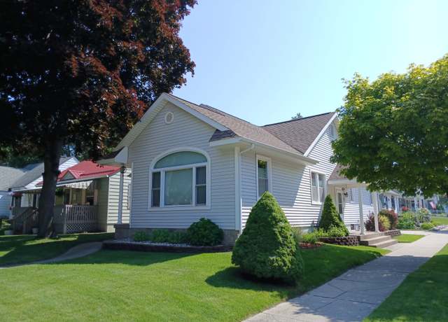 Property at 402 N Park St, Ludington, MI 49431, 3 beds, 1.5 baths