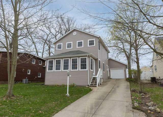 Property at 23671 S Shore Dr, Edwardsburg, MI 49112, 4 beds, 3 baths