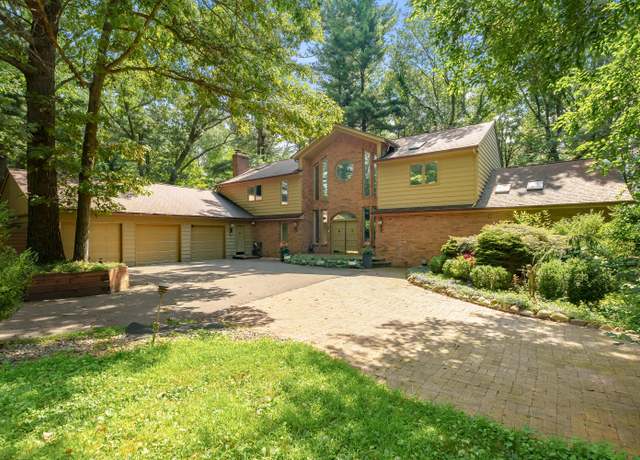 Property at 7129 Lakeridge Pl, Kalamazoo, MI 49009, 5 beds, 5.5 baths