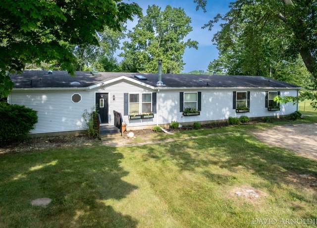 Property at 19350 M 140, South Haven, MI 49090, 5 beds, 3 baths