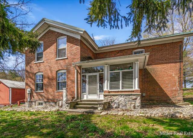 Property at 736 Durkee St, Nashville, MI 49073, 3 beds, 2.5 baths