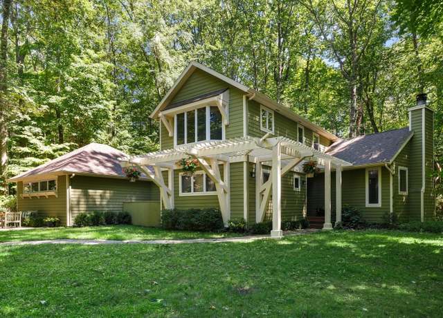 Property at 13855 Cherry Beach Rd, Harbert, MI 49115, 4 beds, 3 baths
