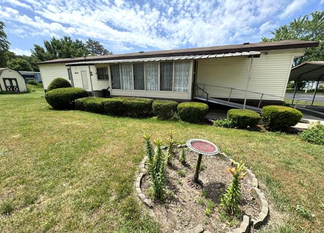 Property at 807 Mobile Blvd Lot 40, Niles, MI 49120, 2 beds, 1 bath