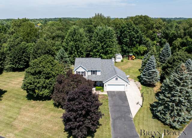 Property at 5299 Rainbow Ridge Ct, Rockford, MI 49341, 4 beds, 3.5 baths