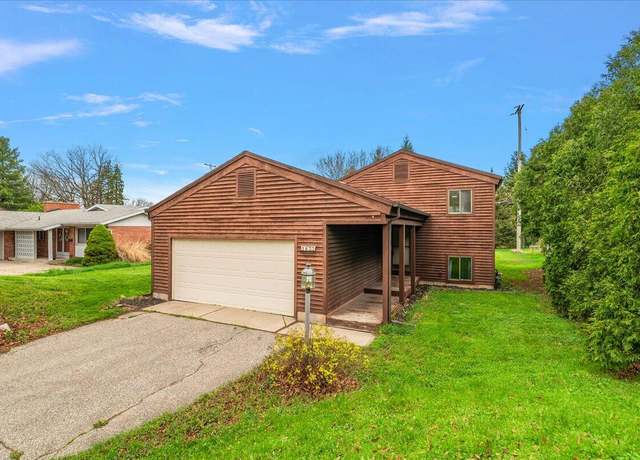 Property at 1833 Lake Michigan Dr NW, Grand Rapids, MI 49504, 3 beds, 2 baths