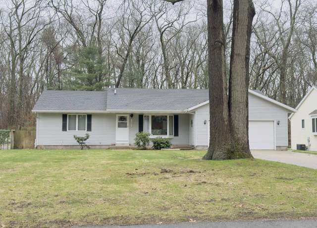 Property at 14942 Robinwood Ct, Grand Haven, MI 49417, 3 beds, 1.5 baths