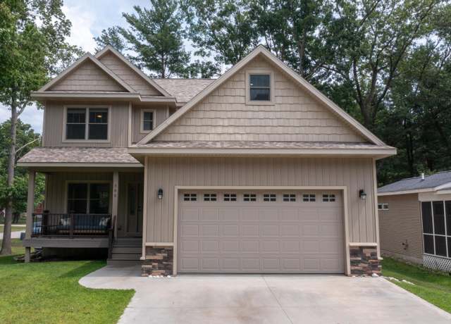 Property at 380 N Hancock St, Pentwater, MI 49449, 4 beds, 3.5 baths