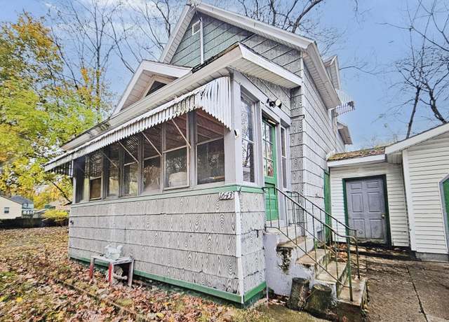 Property at 1643 Henry St, Muskegon, MI 49441, 3 beds, 1 bath