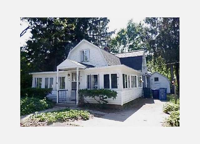 Property at 17357 Villa Park St, Spring Lake, MI 49456, 2 beds, 1 bath