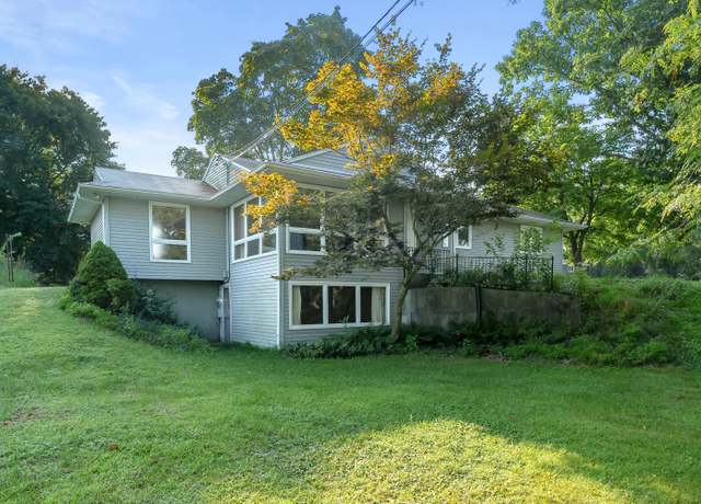 Property at 4092 Saratoga Ave, Kalamazoo, MI 49048, 3 beds, 2 baths