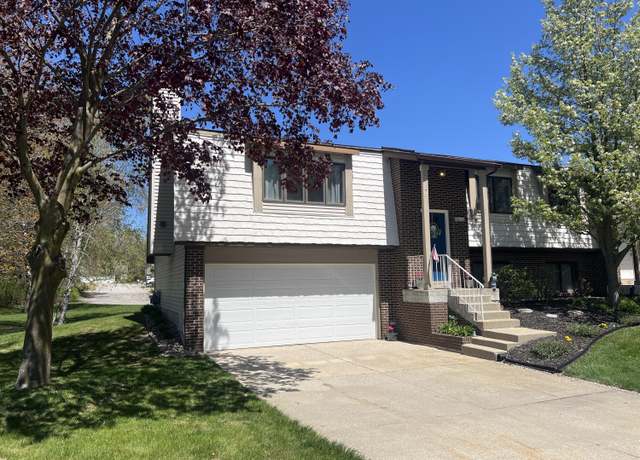 Property at 17267 Roosevelt Rd, Spring Lake, MI 49456, 3 beds, 2 baths