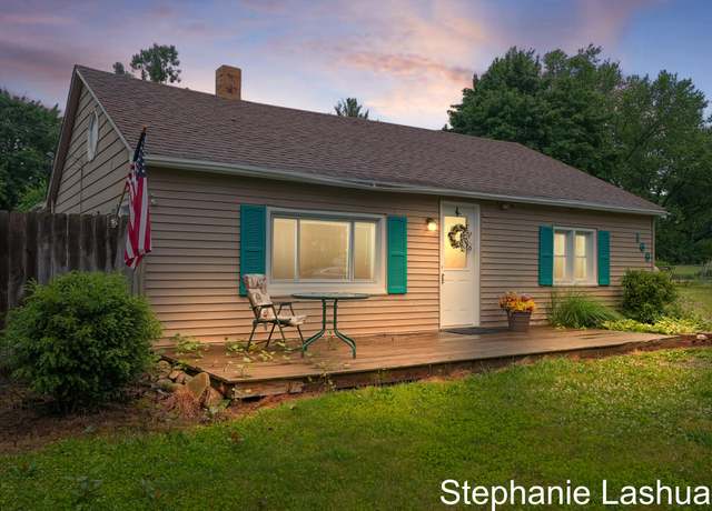 Property at 169 S Linda St NE, Cedar Springs, MI 49319, 3 beds, 2 baths