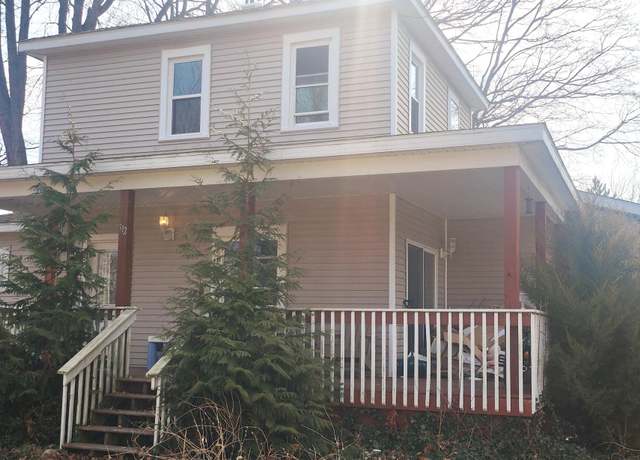 Property at 312 Washington St, Nashville, MI 49073, 3 beds, 1.5 baths