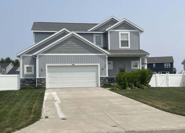 Property at 3880 Elm Ridge Dr, Holland, MI 49424, 4 beds, 2.5 baths