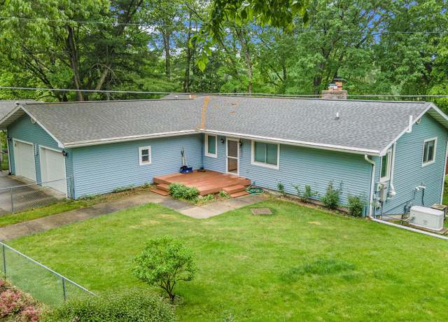 Property at 1100 Vining Rd, Greenville, MI 48838, 5 beds, 2 baths