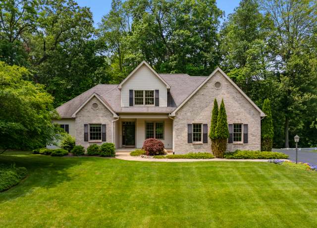 Property at 5254 Shane St, Kalamazoo, MI 49009, 4 beds, 3 baths
