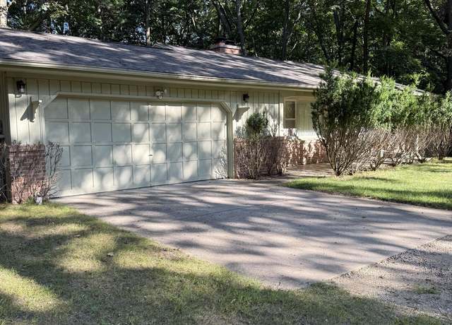 Property at 3854 Greuling Rd, Norton Shores, MI 49441, 2 beds, 1.5 baths