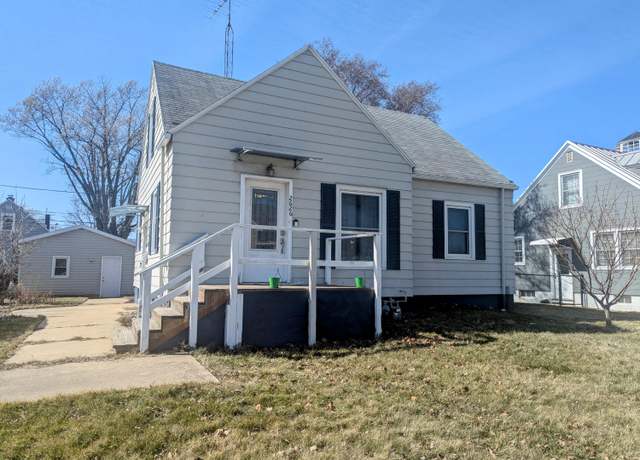 Property at 2626 Niles Ave, St. Joseph, MI 49085, 3 beds, 1.5 baths