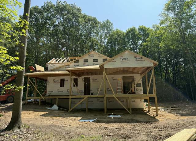Property at 76831 Wood Crest Ct, South Haven, MI 49090, 3 beds, 2.5 baths