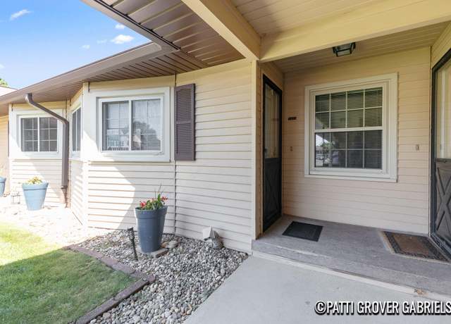 Property at 7498 Pinegrove Dr, Jenison, MI 49428, 2 beds, 2 baths
