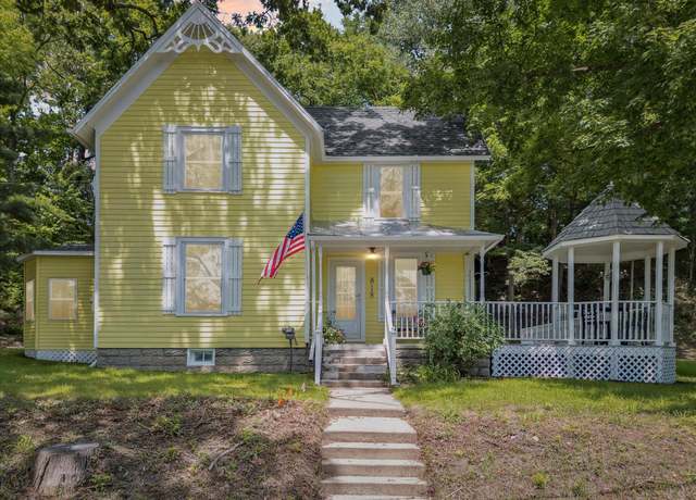 Property at 818 E Main St, Ionia, MI 48846, 4 beds, 2.5 baths