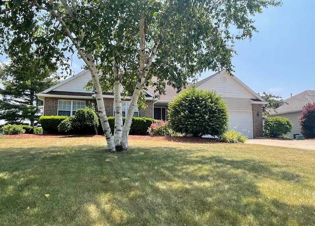 Property at 12942 Blueberry Ln, Holland, MI 49424, 5 beds, 3.5 baths