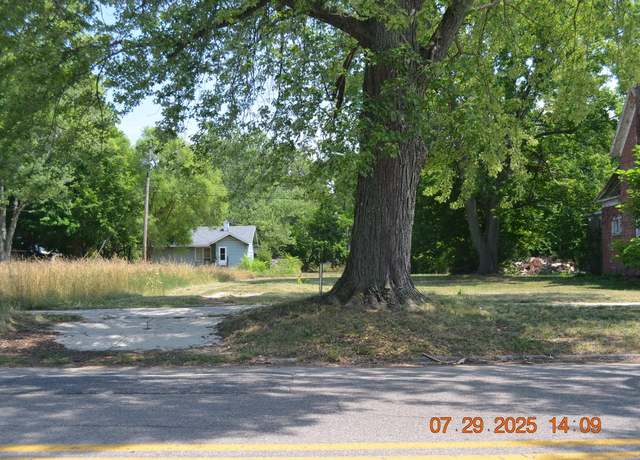 Property at 941 Colfax Ave, Benton Harbor, MI 49022