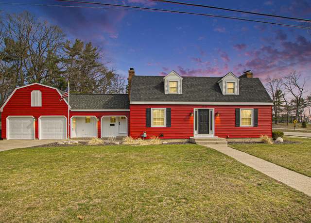 Property at 3016 Knollwood Ct, Muskegon, MI 49441, 3 beds, 2.5 baths