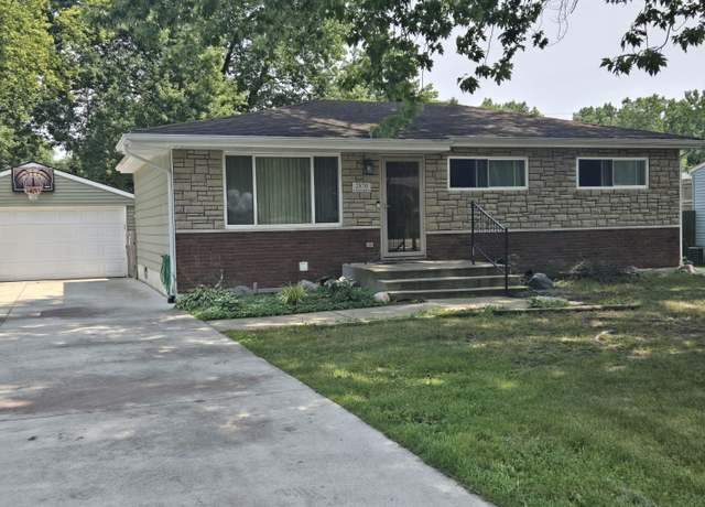 Property at 2870 Frembes Rd, Waterford, MI 48329, 3 beds, 2 baths