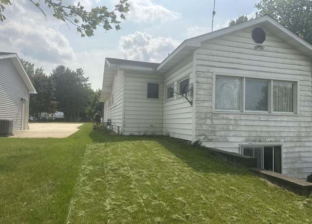 Property at 318 S Turk Lake Dr, Greenville, MI 48838, 2 beds, 1 bath