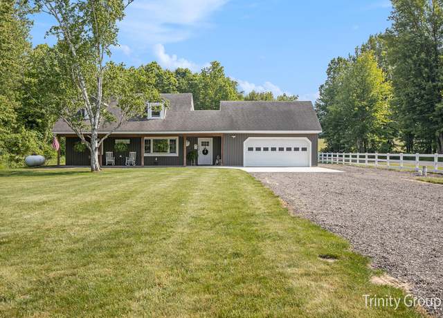 Property at 1036 Quincy St, Grandville, MI 49418, 3 beds, 2 baths