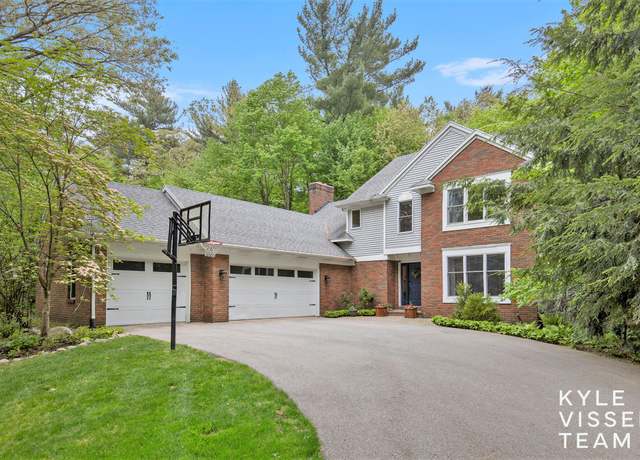 Property at 3223 Riverwoods Dr NE, Rockford, MI 49341, 4 beds, 2.5 baths