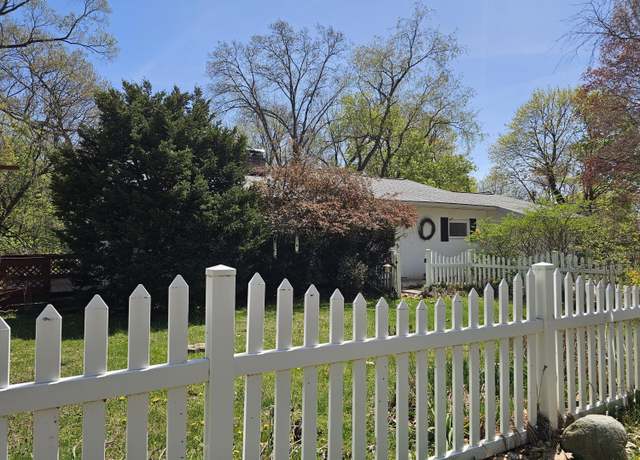 Property at 77 Leitch Dr, Battle Creek, MI 49015, 4 beds, 2 baths