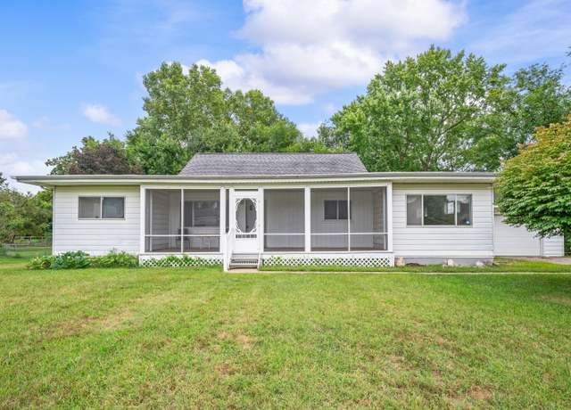 Property at 118 Schirmer Pkwy, Buchanan, MI 49107, 4 beds, 2 baths
